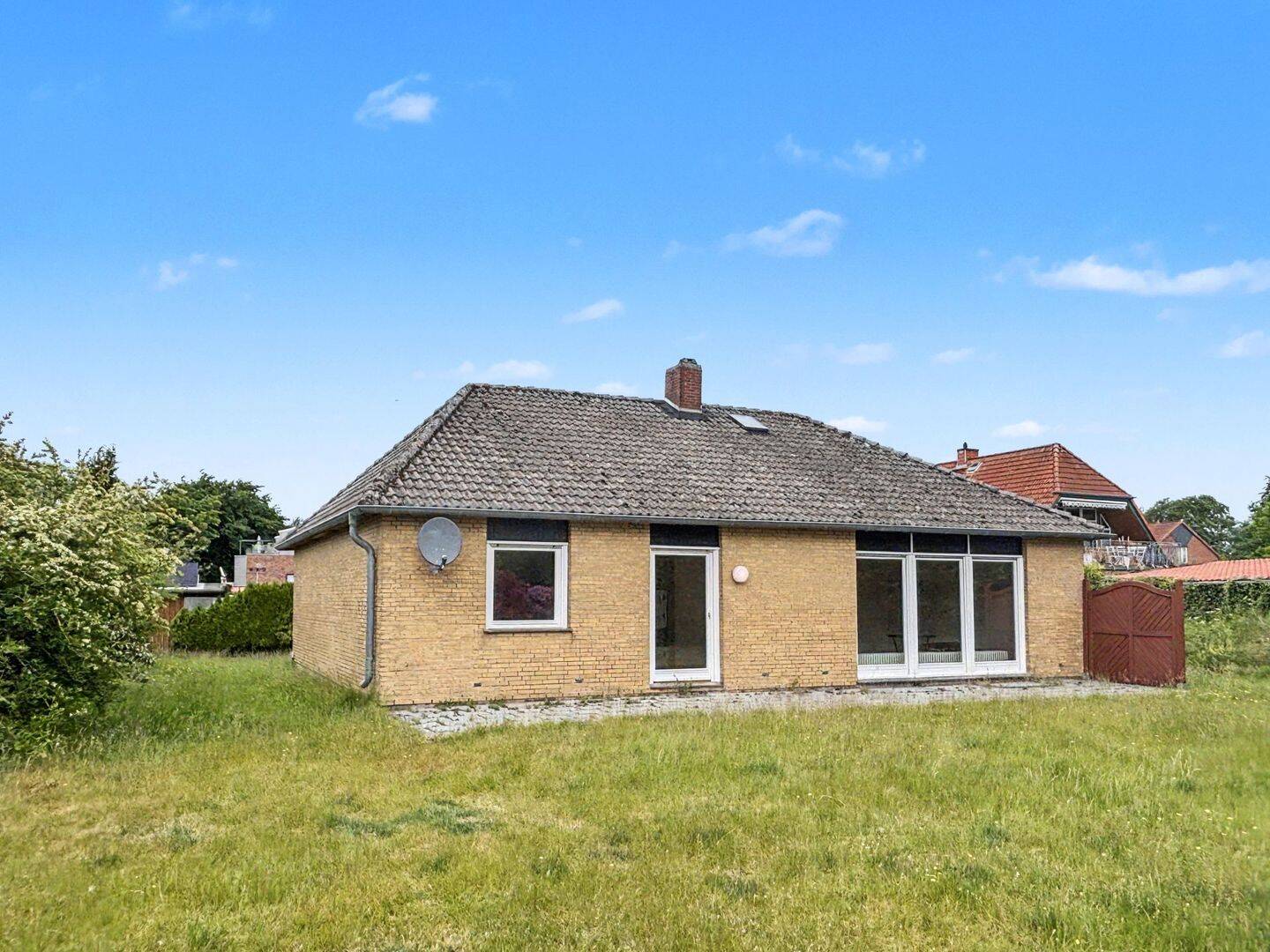 Bungalow auf großzügigem Grundstück – Sanierungsobjekt mit vielfältigen Möglichkeiten in Gettorf, 24214 Gettorf