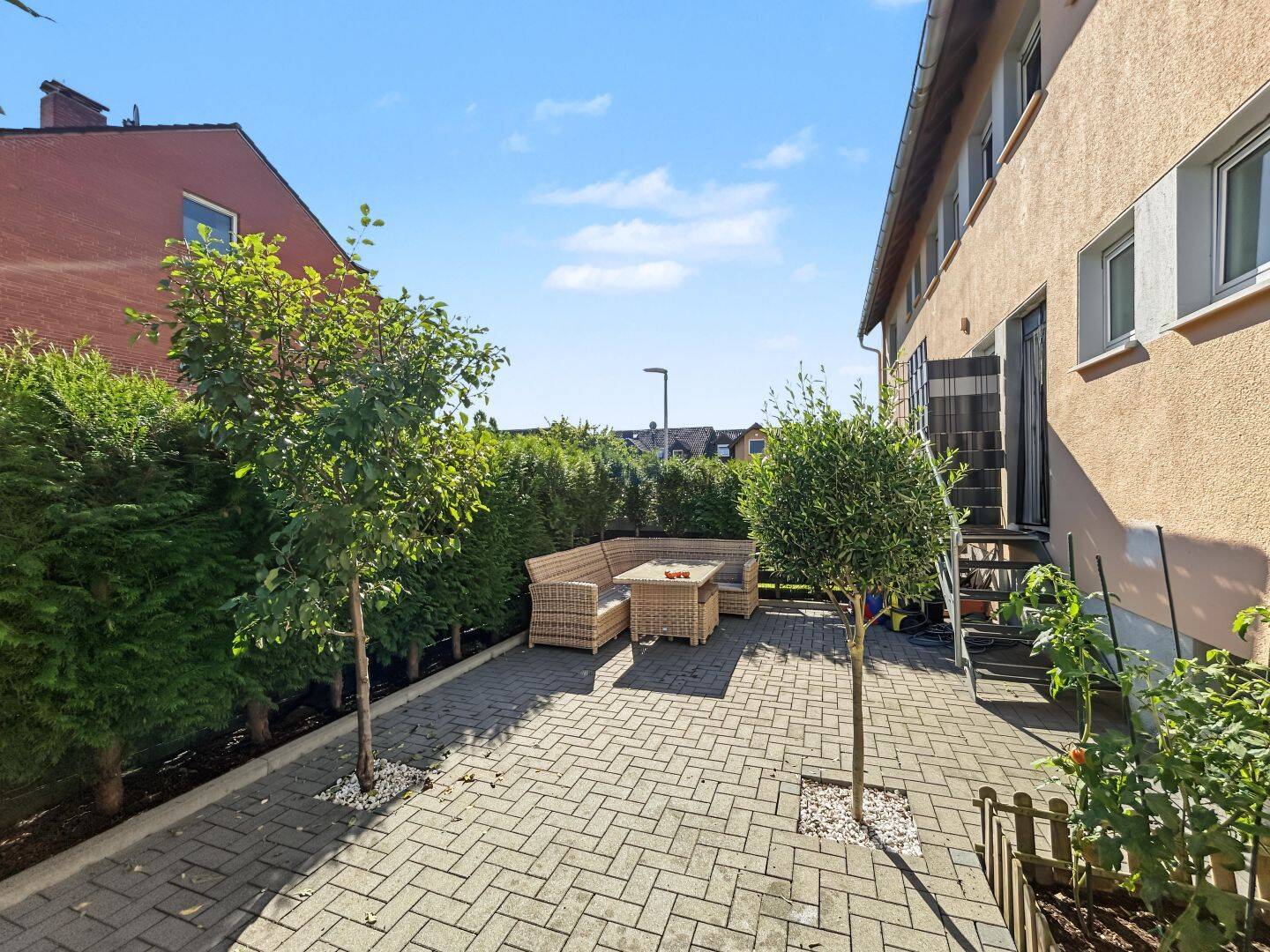 Modernisierte Erdgeschosswohnung mit Terrasse, Balkon und vier Zimmern in Ahlen-Dolberg, 59229 Ahlen