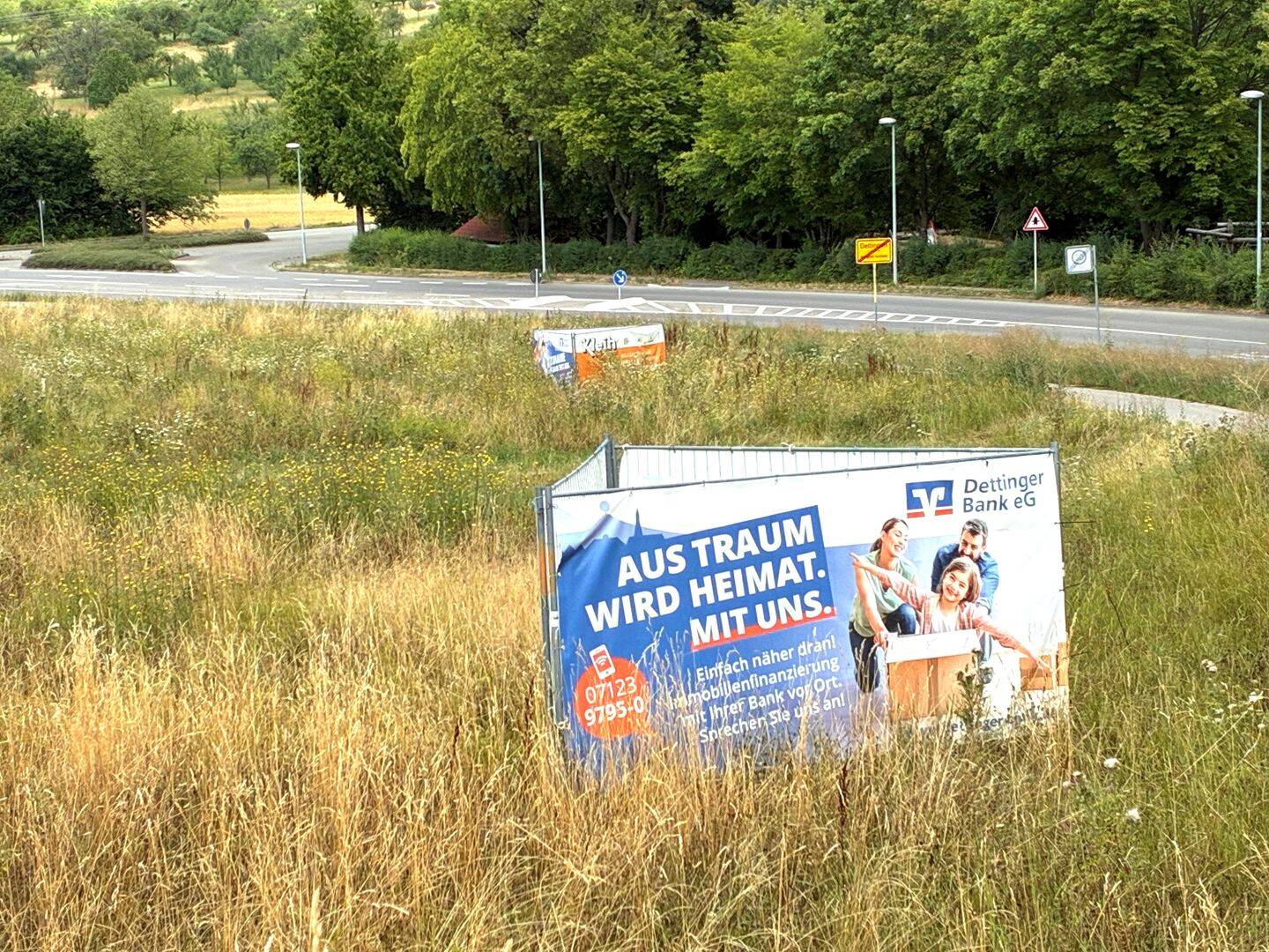 Bauplatz mit 451 m² in ruhiger, naturnaher Lage mit Blick ins Grüne, 72581 Dettingen an der Erms