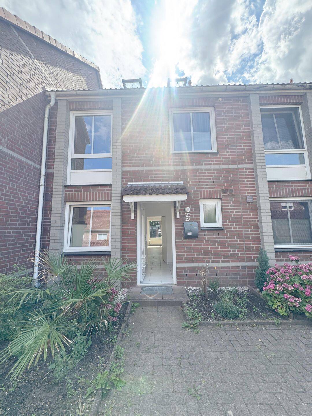 Gepflegtes Reihenhaus mit Garten, Einbauküche und Garage in Osterholz, 28307 Bremen (Arbergen Mahndorf Osterholz)