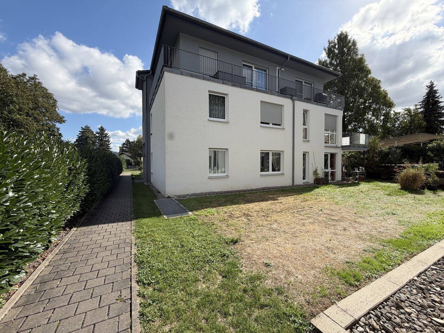 Licht. Raum. Lebensqualität. – Hochwertige Wohnung mit Terrasse und Gartenanteil in Neckargemünd!, 69151 Neckargemünd