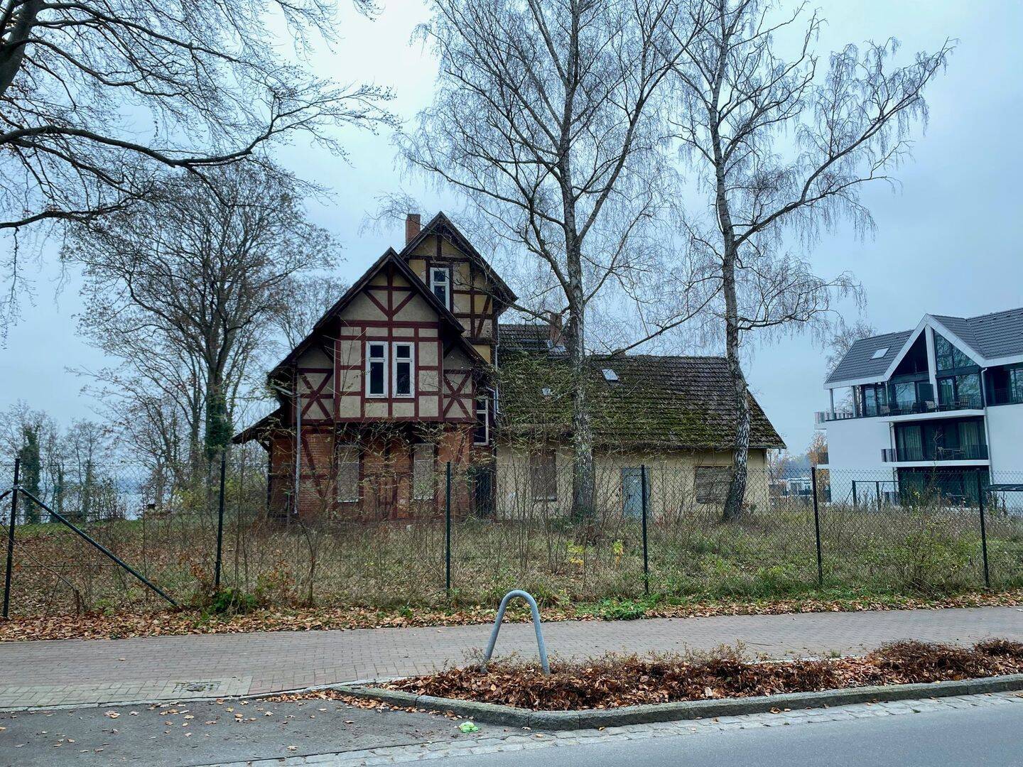 GRUNDSTÜCK MIT HISTORISCHEM SOMMERHAUS I Waren Müritz, 17192 Waren (Müritz)