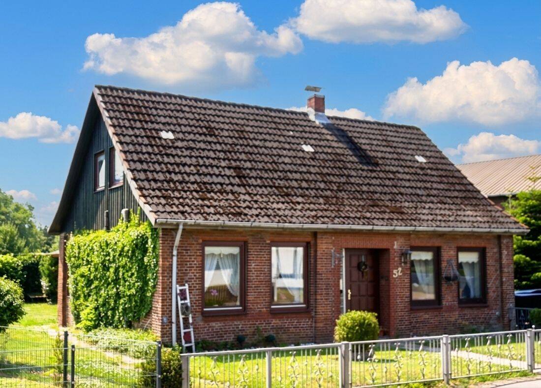 Handwerker aufgepasst: Renovierungsobjekt mit großem Grundstück in Eddelak bei Brunsbüttel, 25715 Eddelak