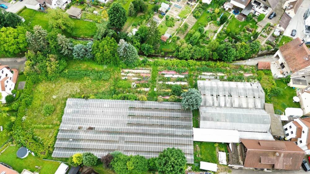 Großes Entwicklungsgrundstück zur Wohnbebauung direkt am Baumbach in Walheim, 74399 Walheim