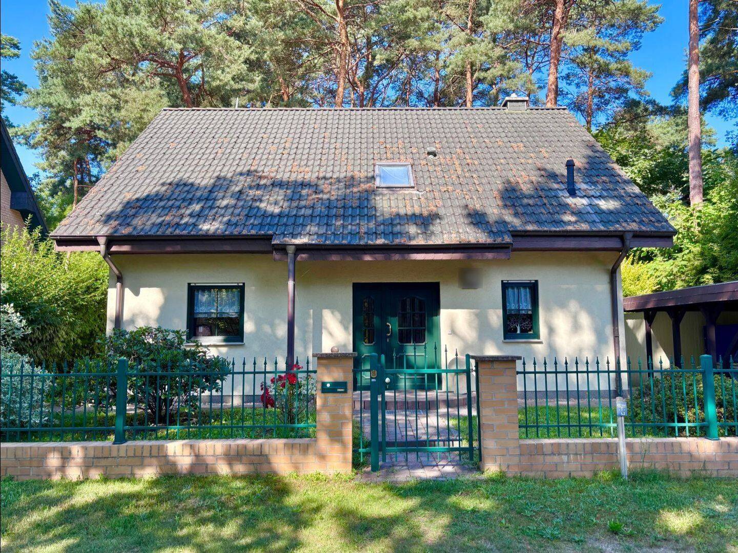 Idyllisch Wohnen im beliebten Wilhelmshorst: Einfamilienhaus mit vier Zimmern sucht neue Bewohner!, 14552 Michendorf