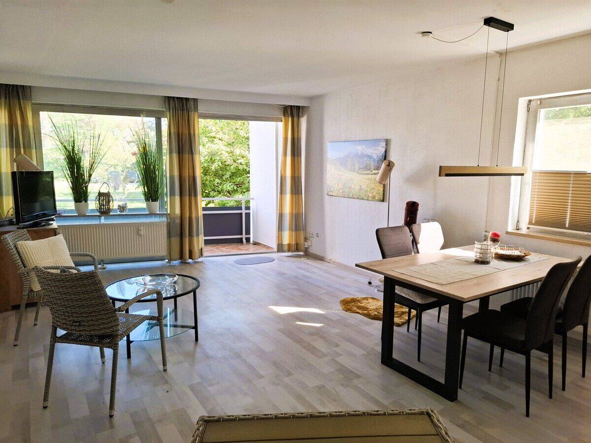 Wohnen und Entspannen in Bad Füssing: Geräumiges Appartement mit Balkon, 94072 Bad Füssing