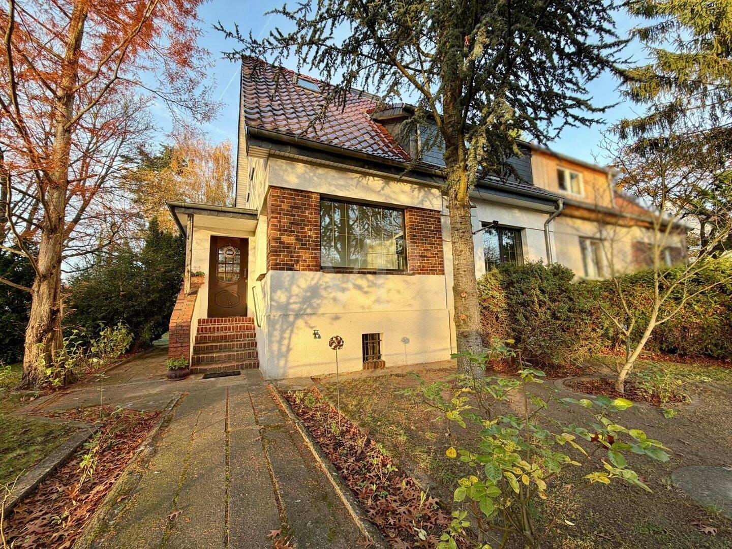 Charmante Doppelhaushälfte mit großem Garten und Potenzial – Wohnen im Altbau mit Wohlfühlcharakter, 12589 Berlin (Treptow-Köpenick Hessenwinkel Rahnsdorf Wilhelmshagen)