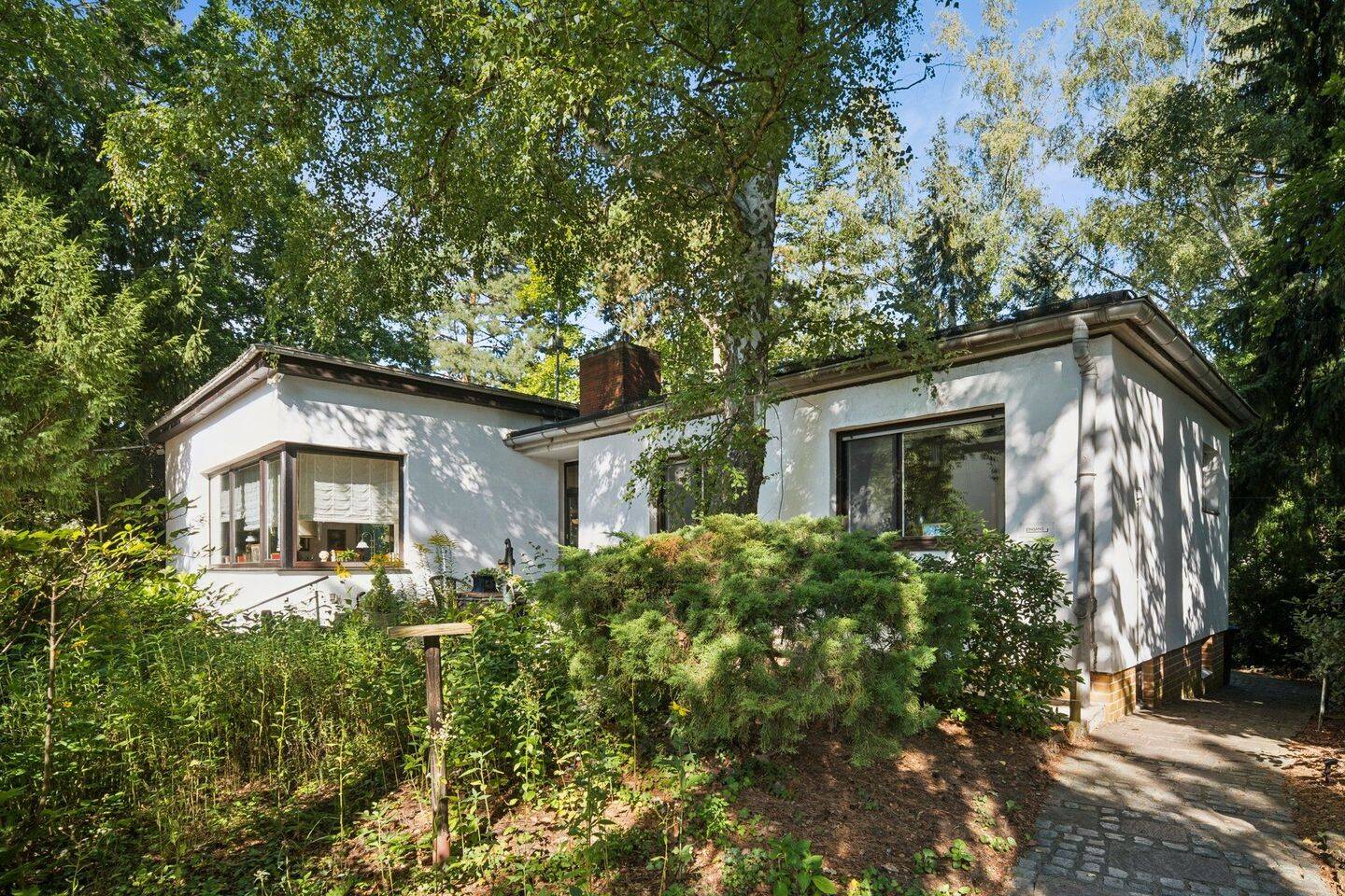 Lichtdurchfluteter Bungalow mit Kamin und grünem Rückzugsort, 13465 Berlin (Reinickendorf Frohnau Mühlenbecker Land Hermsdorf)