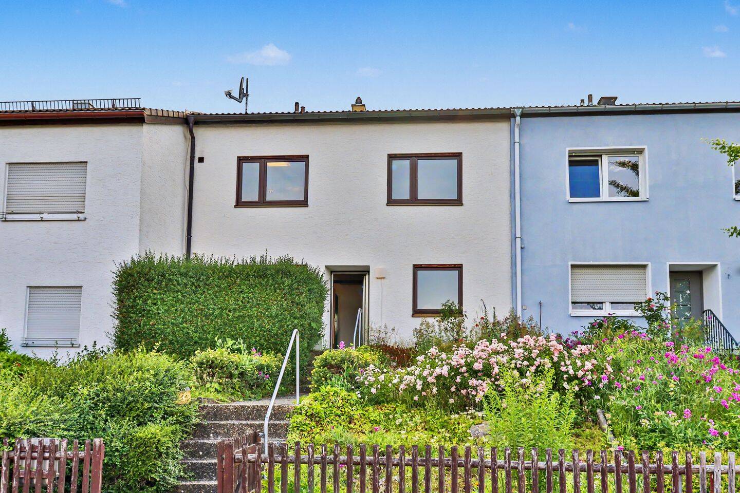Familienglück in ruhiger Wohnlage – Reihenmittelhaus mit schönem Garten in Nattheim, 89564 Nattheim