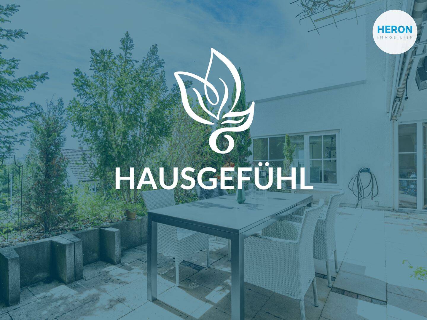 HAUSGEFÜHL – Terrassenwohnung mit sechs Zimmern und Südost-Terrasse inkl. Privatsphäre in Altbach, 73776 Altbach