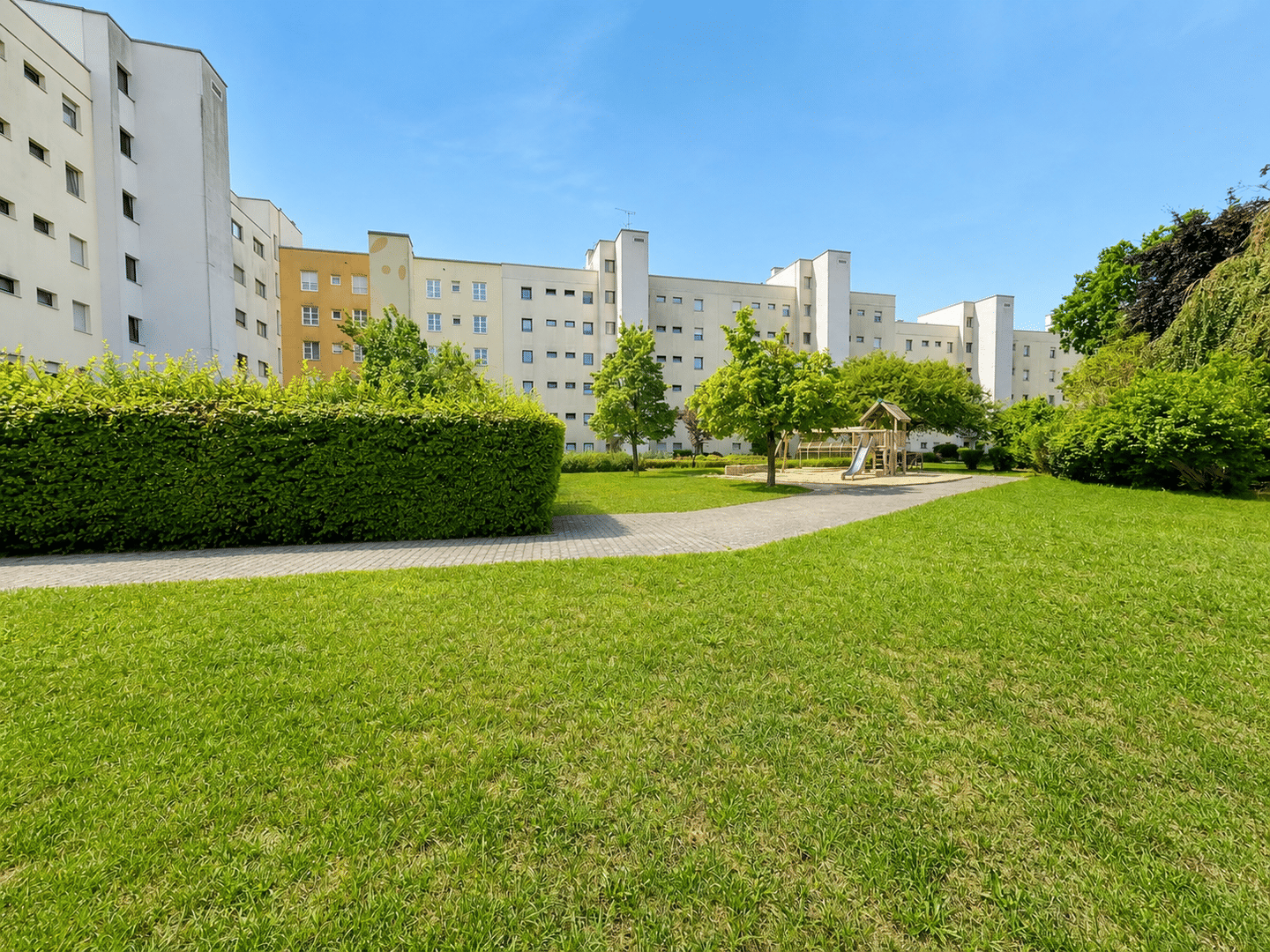Attraktive 3-Zimmer Wohnung mit Süd-Balkon in ruhiger Innenhoflage in München-Moosach, 80992 München (Moosach Neuhausen-Nymphenburg Pasing-Obermenzing)