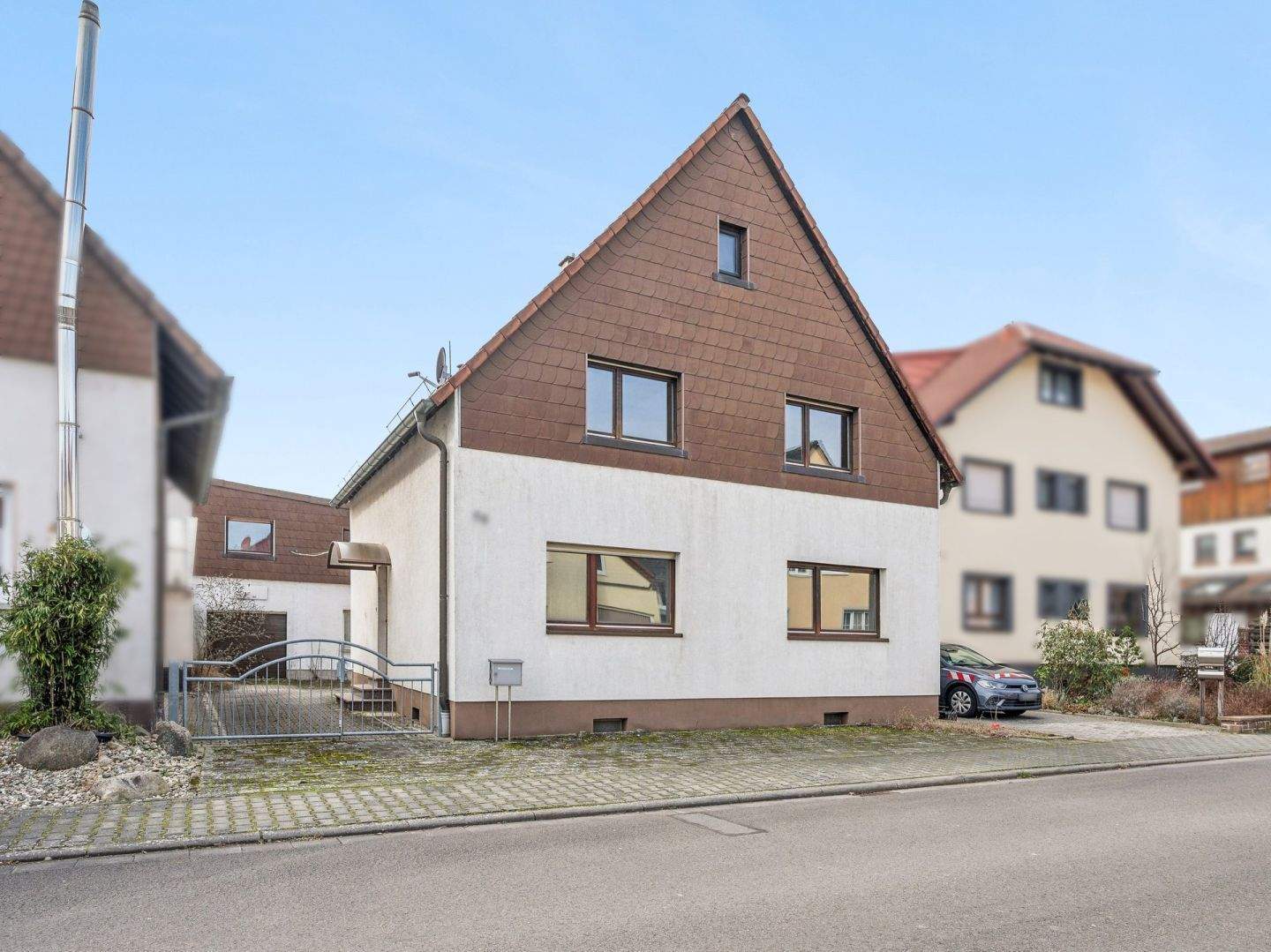 Ein- oder Zweifamilienhaus auf einem großem Grundstück in Reilingen, 68799 Reilingen