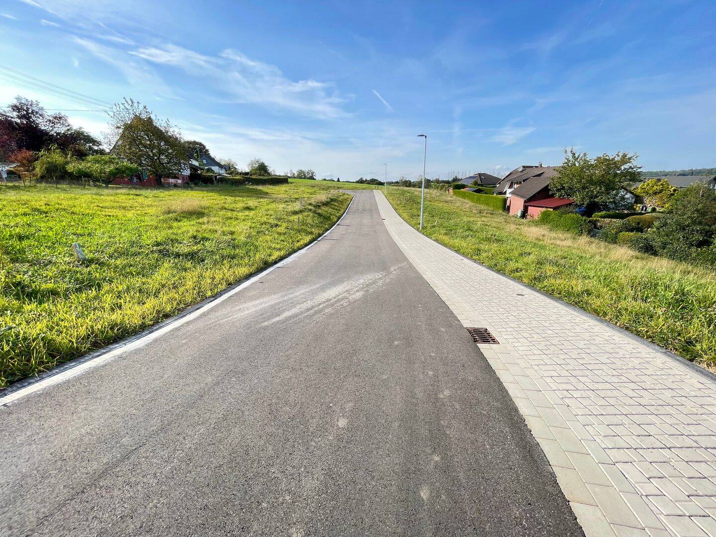 vollerschlossenes Grundstück bauträgerfrei für Ihr Wohnhaus, 57258 Freudenberg