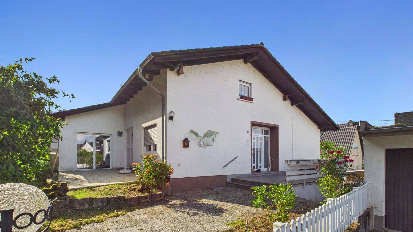 Zwei Wohneinheiten, 280 m² Wohnfläche, 789 m² Grundstück – viel Haus zum fairen Preis in Staudernheim, 55568 Staudernheim