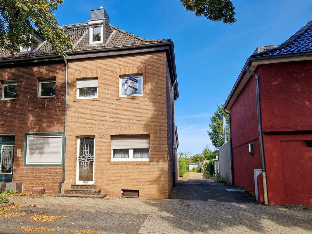 modernisiertes Reiheneckhaus in Düren Stadt im Grüngürtel mit Garten und genehmigtem Anbau, 52351 Düren