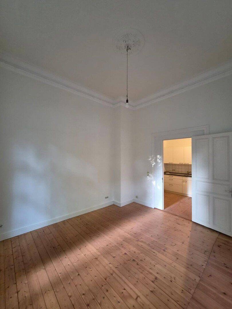 Modernisierter Altbau – mit 4 Meter hohen Stuckdecken im Herzen von Eimsbüttel, 20255 Hamburg (Eimsbüttel Hoheluft-West Lokstedt Stellingen)