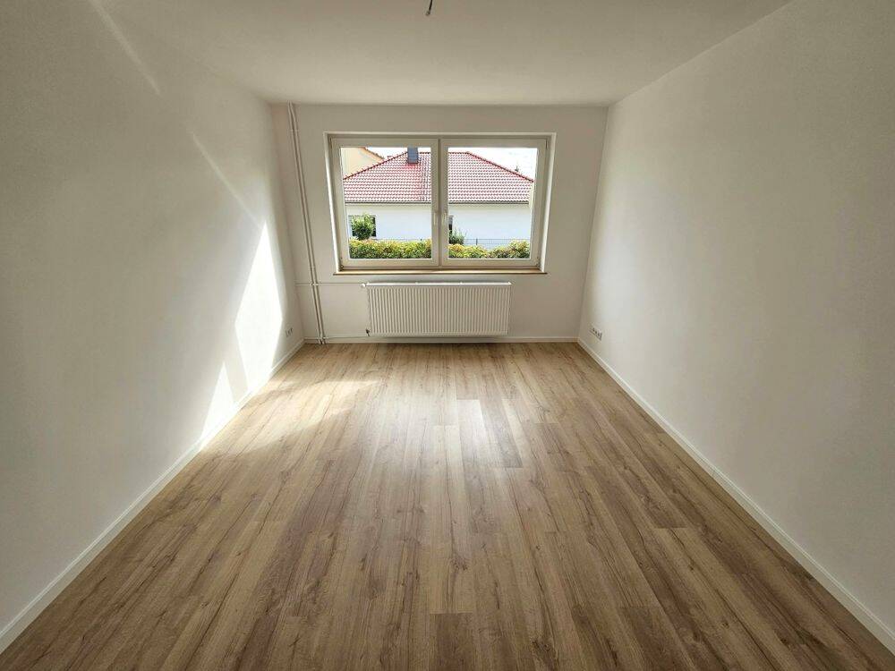 Frisch renovierte 3- Zimmerwohnung in ruhiger Lage inkl. Tageslichtbad mit Badewanne, 39307 Genthin