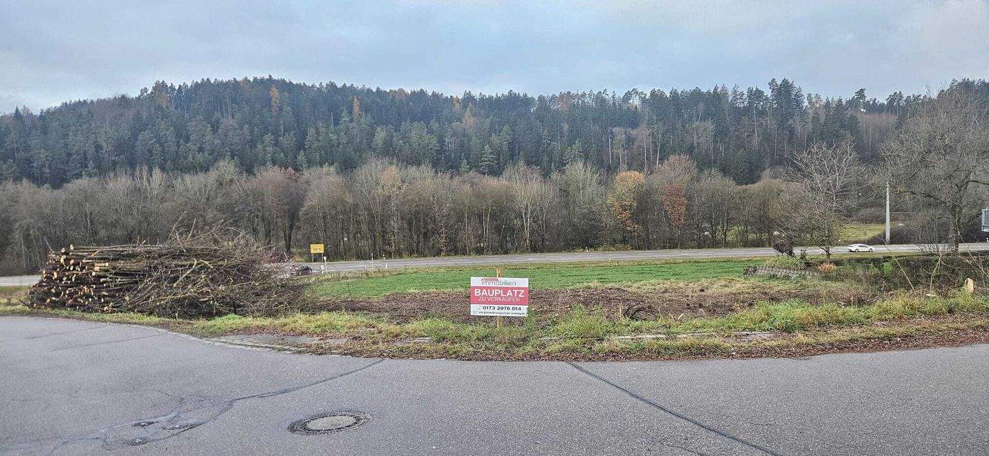 Großzügiges und vollerschlossenes Grundstück mit Bebauungsplan, 92266 Ensdorf