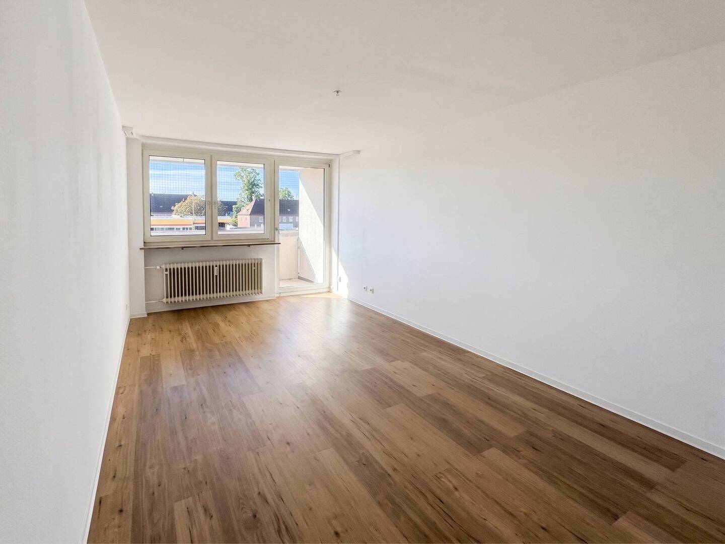 Gemütliche 2-Zimmer-Wohnung mit Balkon und optionalem TG-Stellplatz nahe Marienbergpark, 90411 Nürnberg