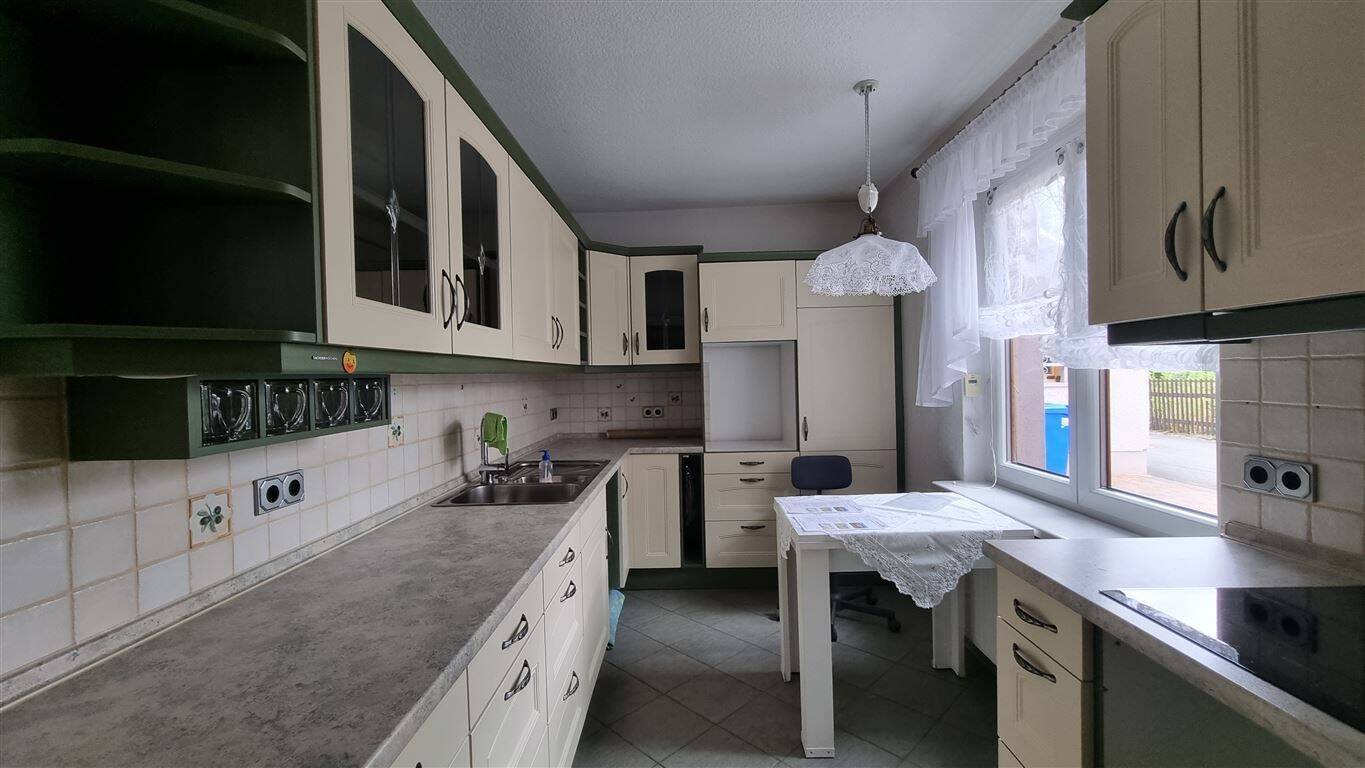 ***Attraktives Einfamilien-Reihenhaus mit Garten, Garage und Kamin in ruhiger Lage von Hohenstein-Ernstthal, 9337 Hohenstein-Ernstthal