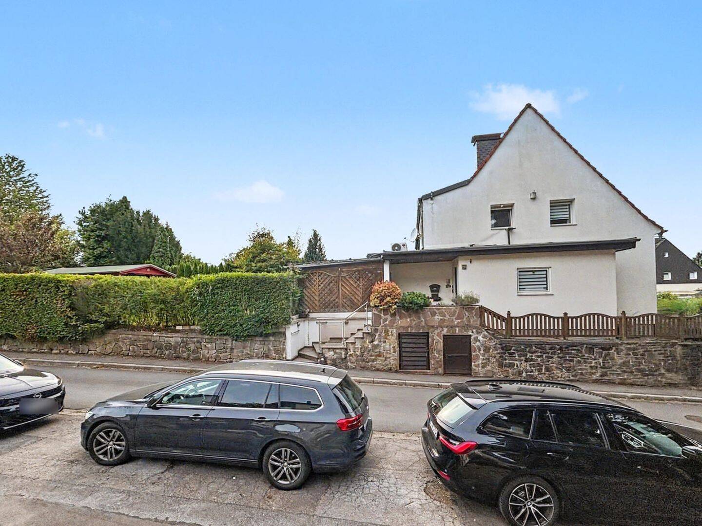 Seltene Gelegenheit in Essen-Haarzopf – Doppelhaushälfte mit großem Grundstück und Doppelgarage, 45149 Essen (Fulerum Haarzopf Margarethenhöhe)