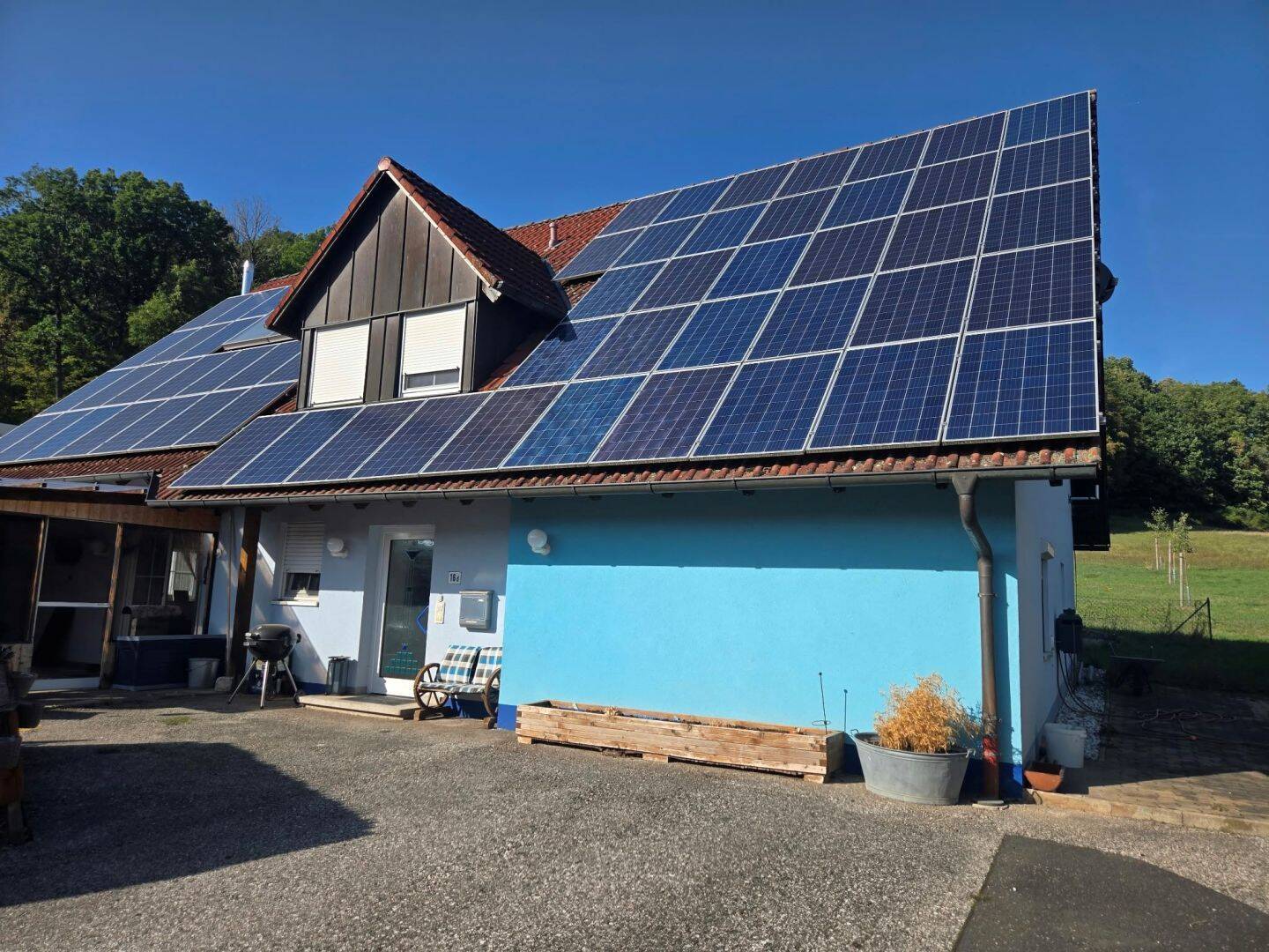 Großzügiges fast autarkes Einfamilienhaus mit Stellplätzen in Burghaslach nähe Geiselwind, 96152 Burghaslach