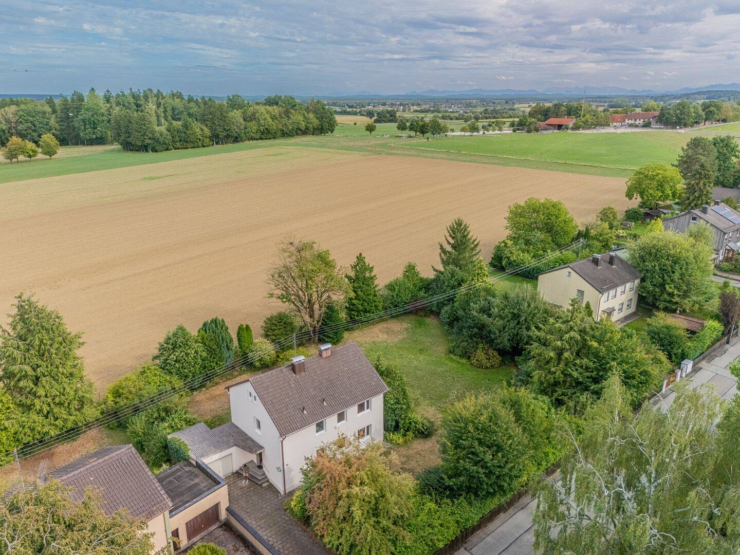 Variantenreiches Baugrundstück in begehrter Alt-Poinger Ortsrandlage / Kauf gegen Gebot, 85586 Poing