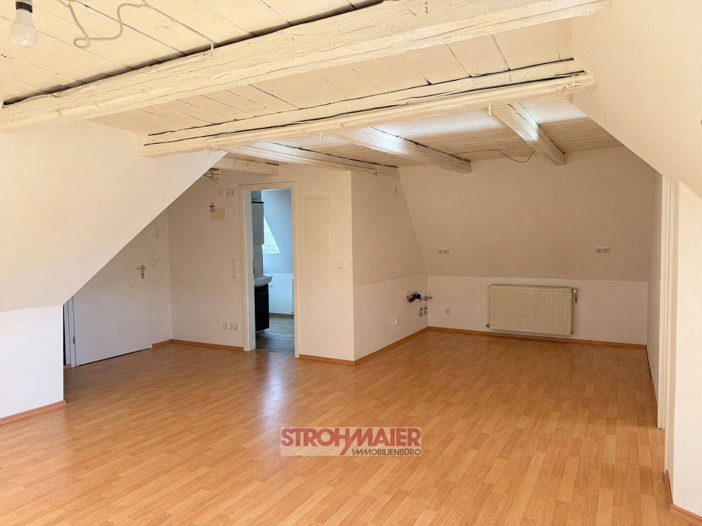 Gepflegte 2-Zimmer-Dachgeschosswohnung in stadtnaher Lage, 91217 Hersbruck