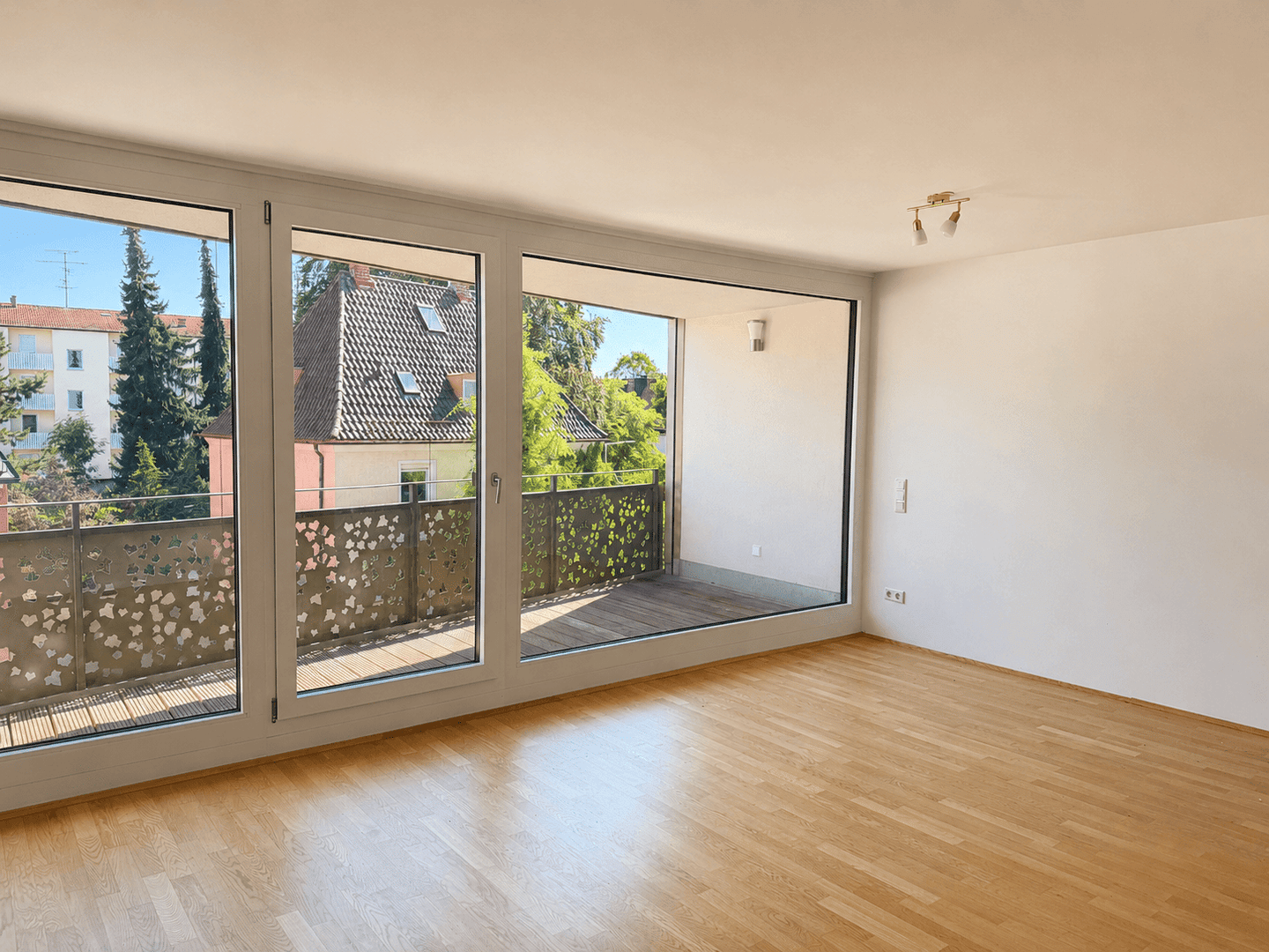 QQI: Traumhaft hell: 3-Zimmer-Wohnung mit Süd-Loggia am Westpark, 81373 München (Sendling Sendling-Westpark)