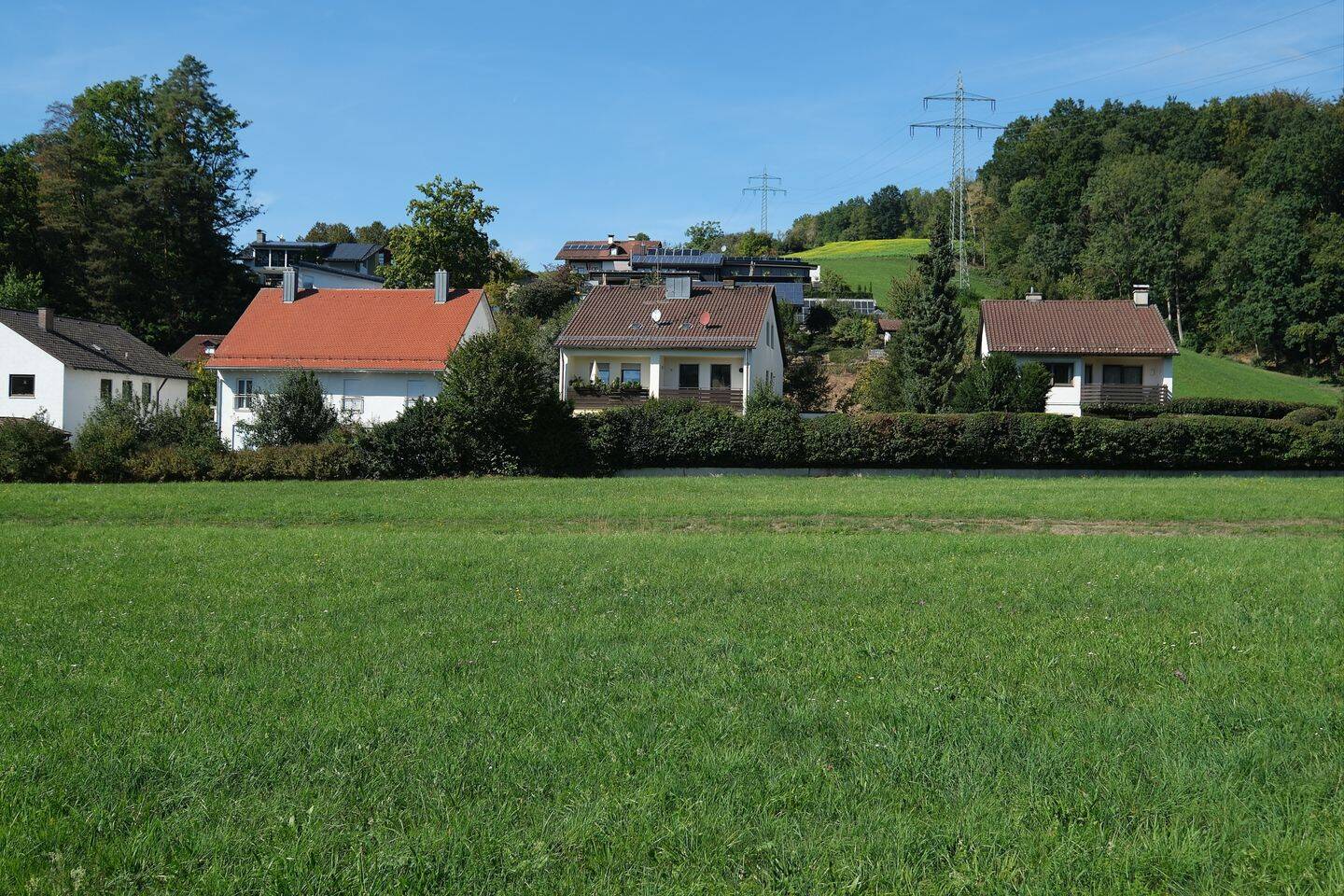 Großzügige Doppelhaushälfte mit viel Platz und individuellen Gestaltungsmöglichkeiten, 94469 Deggendorf