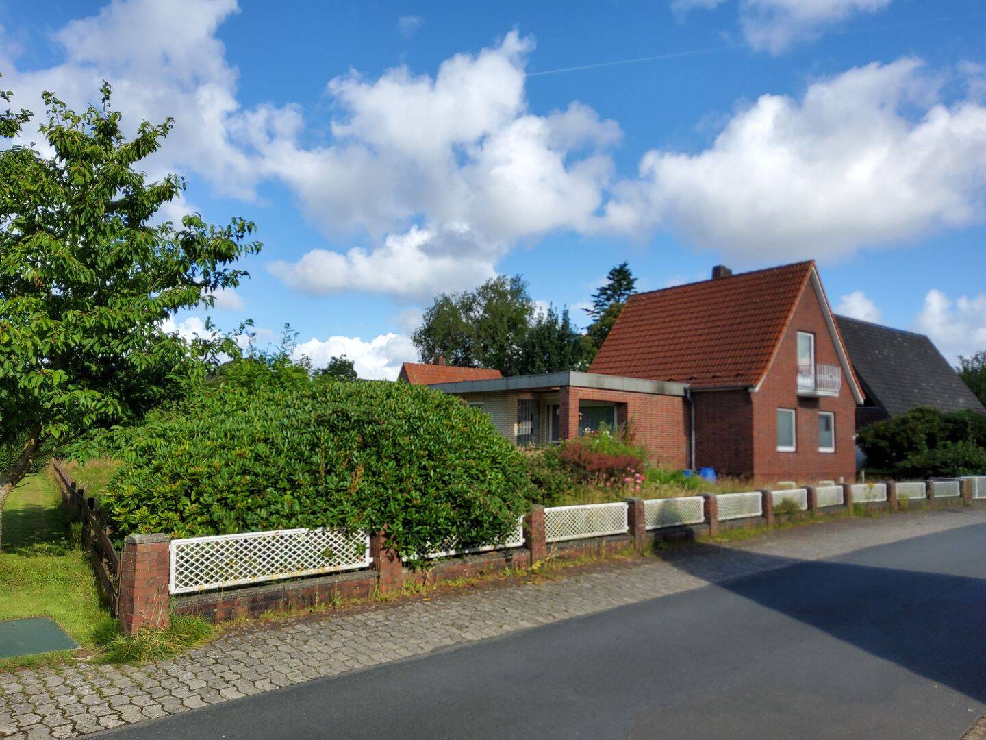 Baugrundstück mit Baugenehming für 1 Doppelhaus und MFH mit 4 Eigentumswohnungen in CUX-Altenbruch – alternativ auch alles fertig gebaut, 27478 Cuxhaven