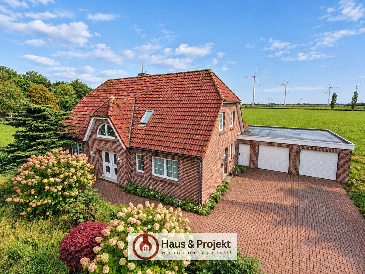 Wohnen mit Weitblick nahe der Nordsee – 3 Wohneinheiten, Kamin und Doppelgarage, 26553 Dornum