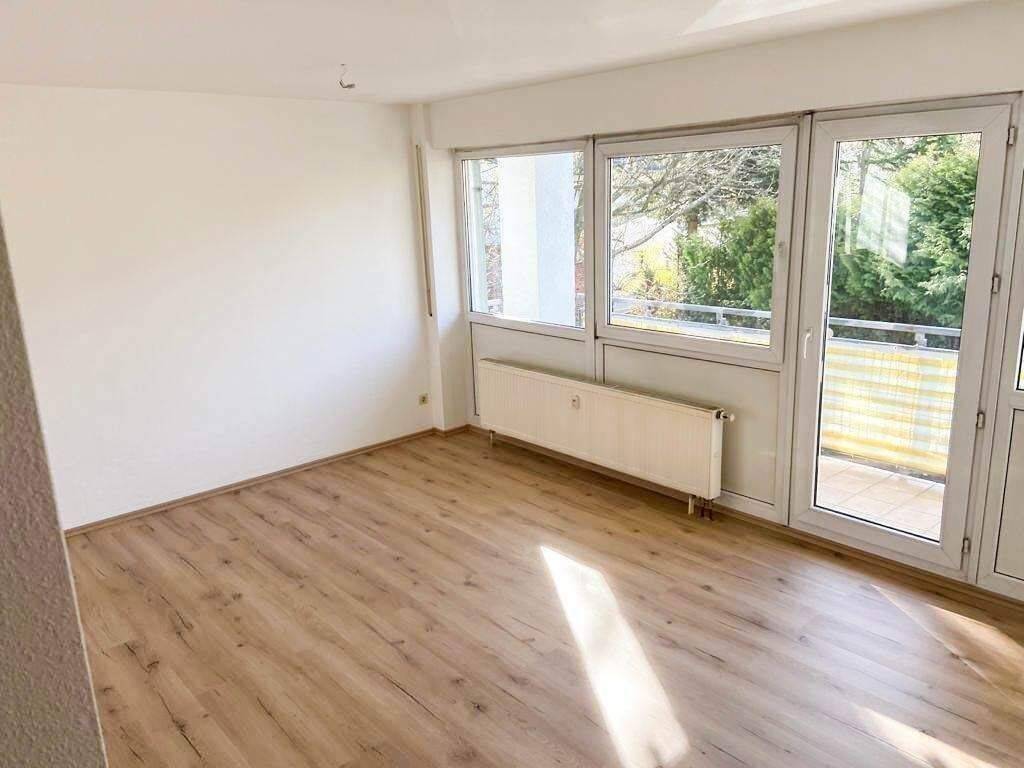 Moderne 3-Zimmer-Wohnung mit großzügiger Wohnküche und Loggia, 9212 Limbach-Oberfrohna