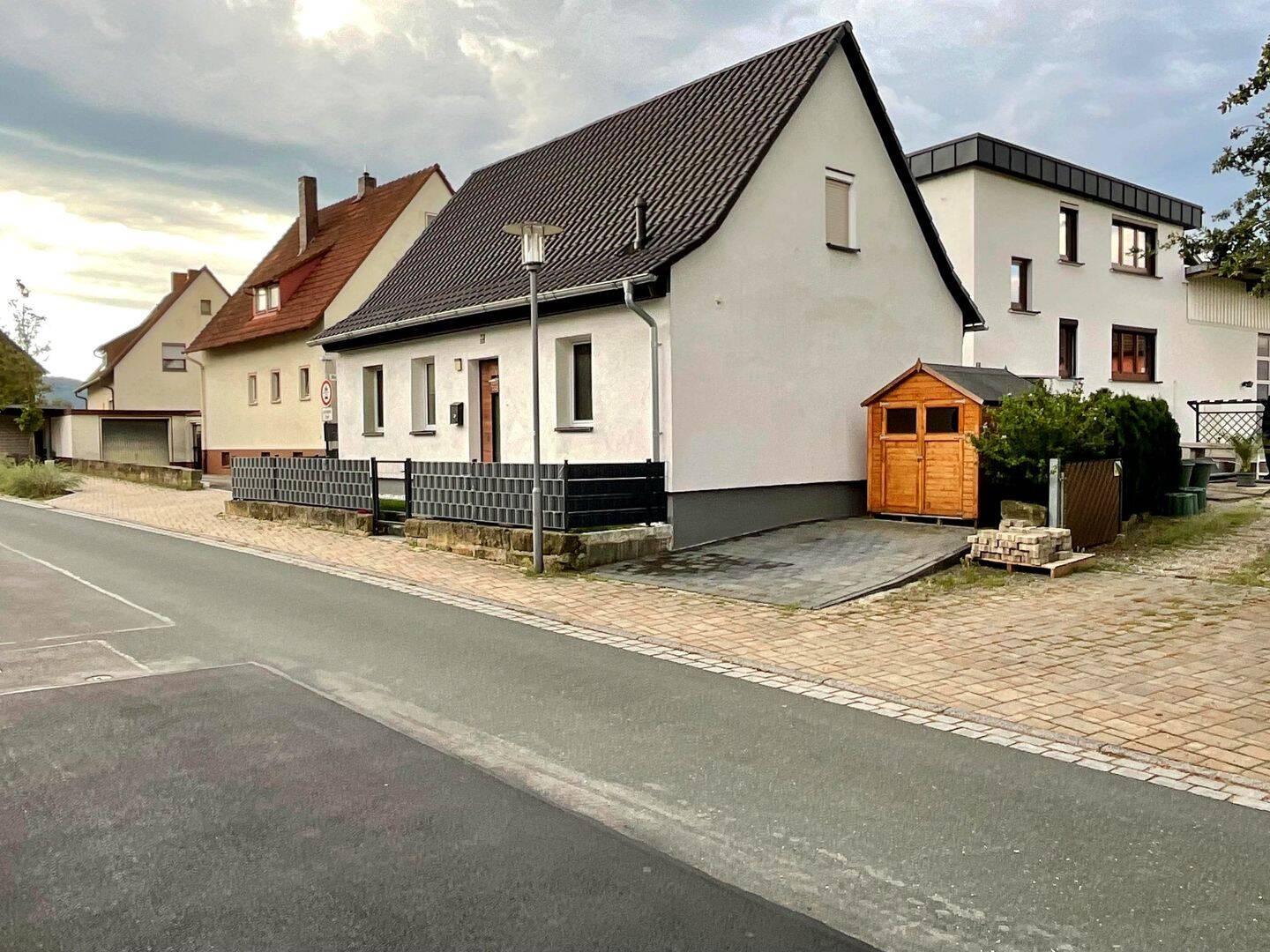 Kernsaniertes Wohnhaus in Lichtenfels/OT Kösten, 96215 Lichtenfels