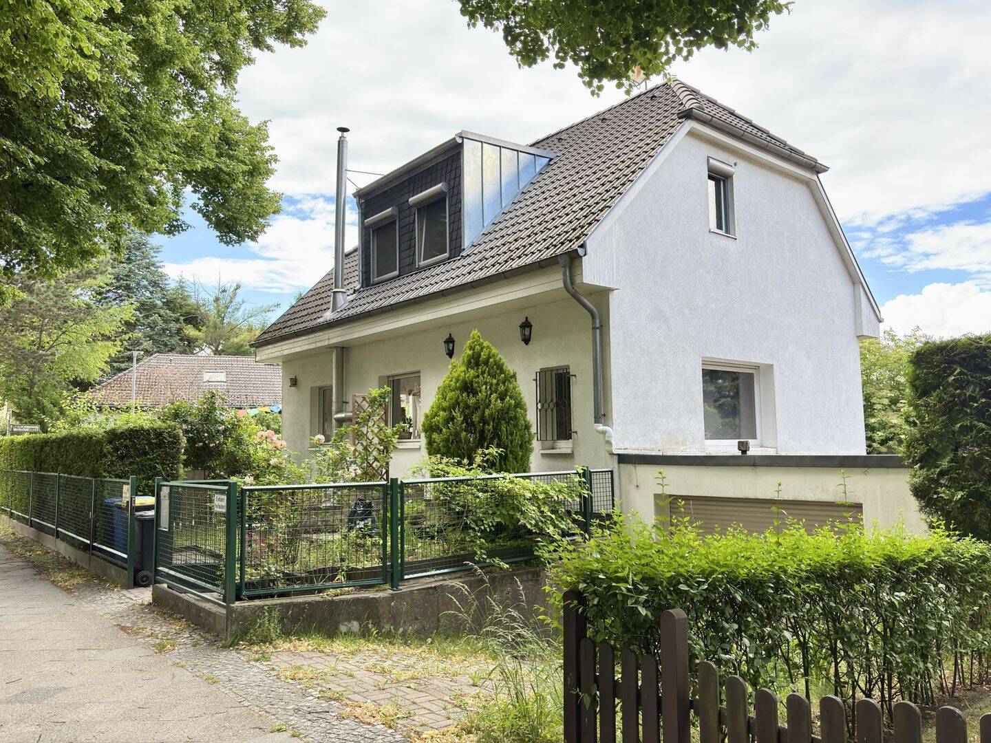 Freistehendes Einfamilienhaus mit Südterrasse und Garage in begehrter Wohnlage von Berlin-Mariendorf, 12107 Berlin (Tempelhof-Schöneberg)