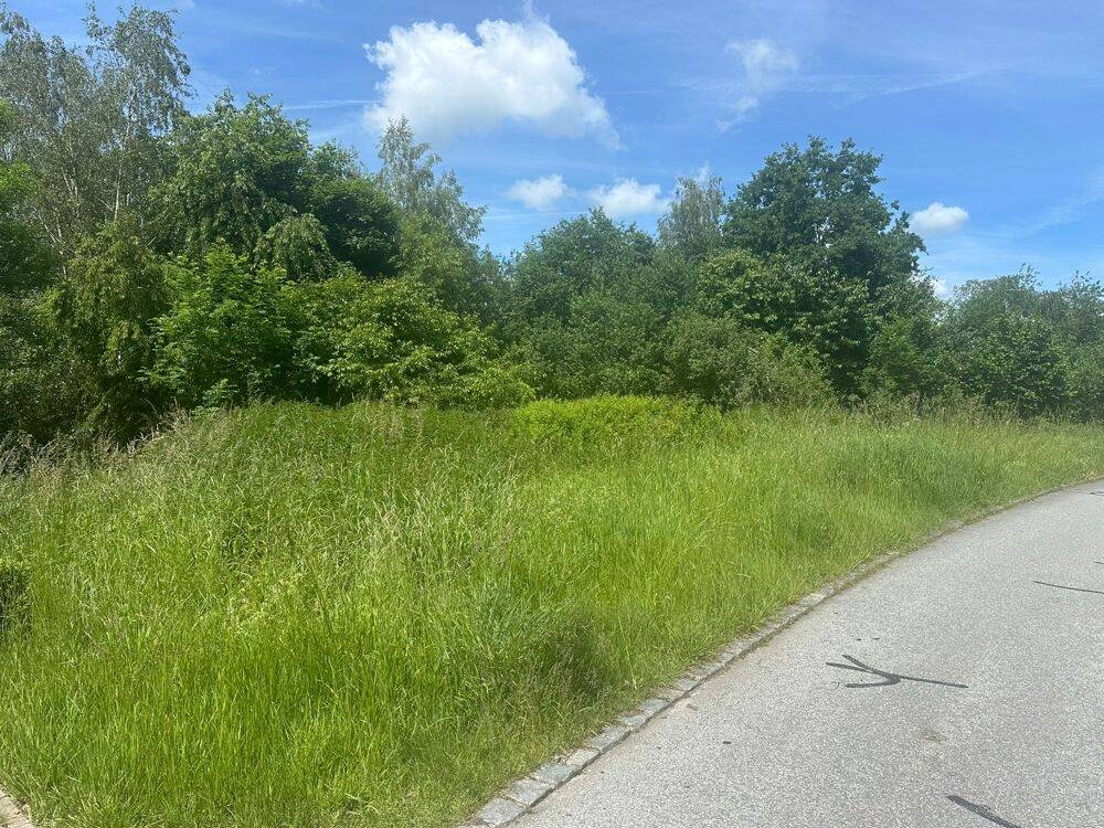 Voll erschlossenes Baugrundstück in Aicha v.W. mit Ausblick, 94529 Aicha vorm Wald