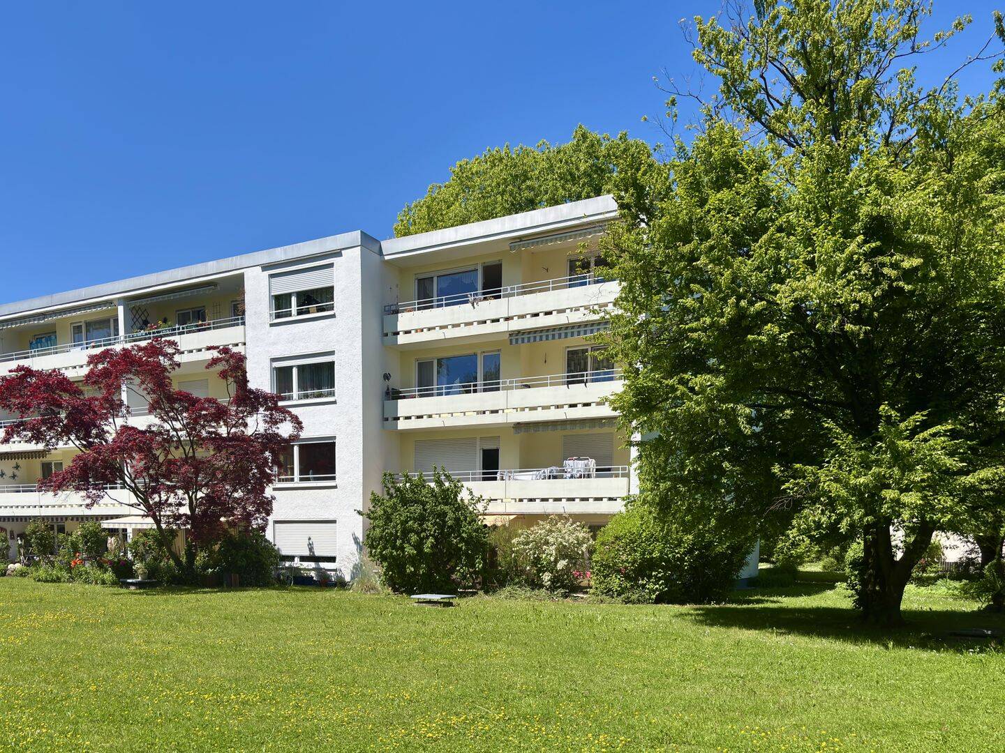 Exklusive 4,5 -Dachgeschosswohnung mit großem Südbalkon, Aufzug, Tiefgarage und Keller -leerstehend-, 87700 Memmingen