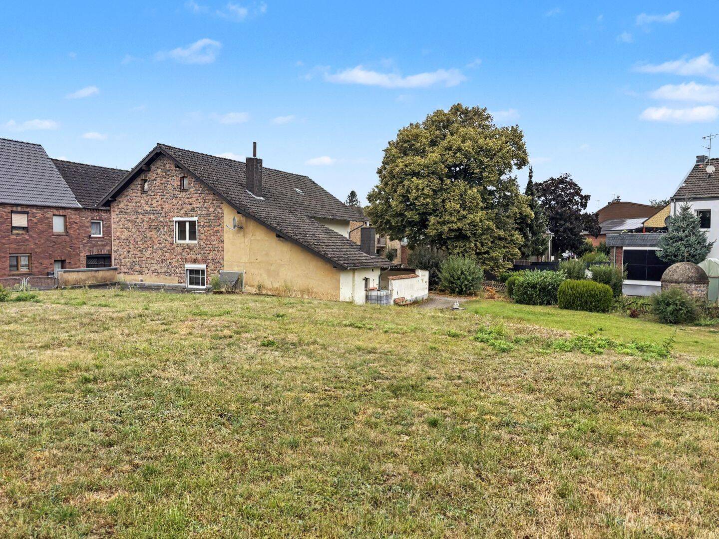 Linnich Ederen – Über 2000m² Baugrundstück mit kleinem Altbestand, 52441 Linnich