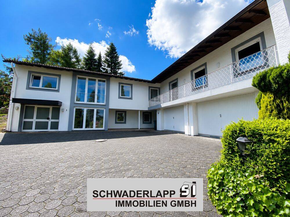 Viel Platz zum Leben – Großzügiges Anwesen auf   2.300 m² Parkgrundstück, 56235 Ransbach-Baumbach