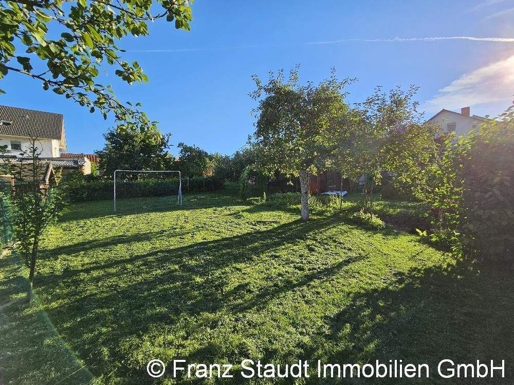 Sonniges Baugrundstück im Herzen von Großostheim, 63762 Großostheim