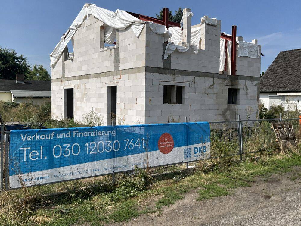 Familienglück – Sonniges Grundstück mit Rohbau in Berlin, 13127 Berlin (Pankow)