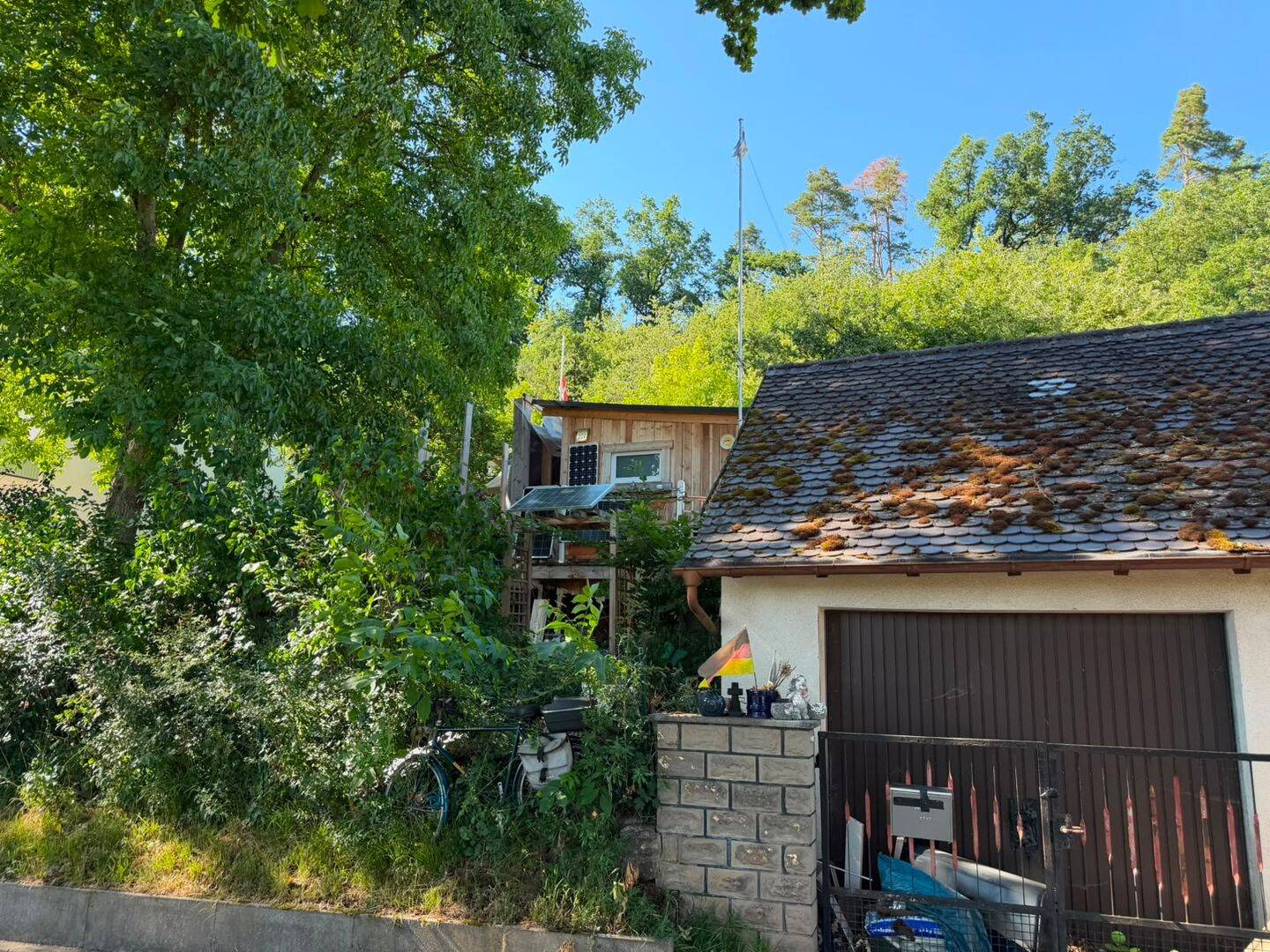 996 m² großes Hanggrundstück mit Entwicklungspotenzial zu verkaufen – Beräumung erforderlich!, 91459 Markt Erlbach