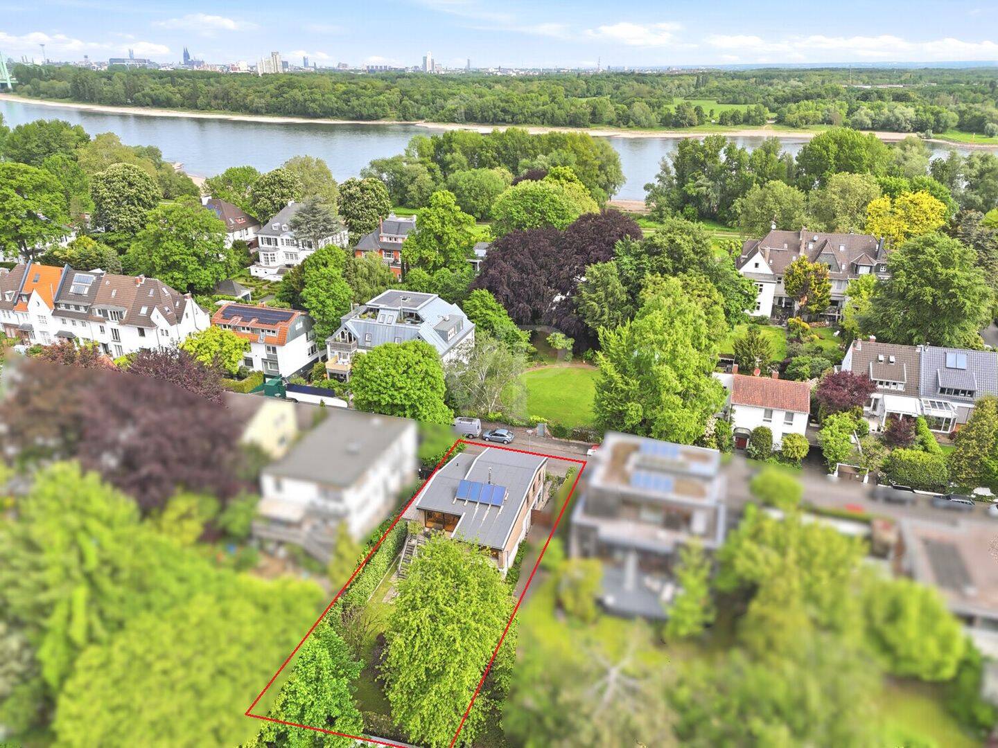 662 m² Baugrundstück mit Südausrichtung und Altebestand im Auenviertel, 50997 Köln (Rodenkirchen)