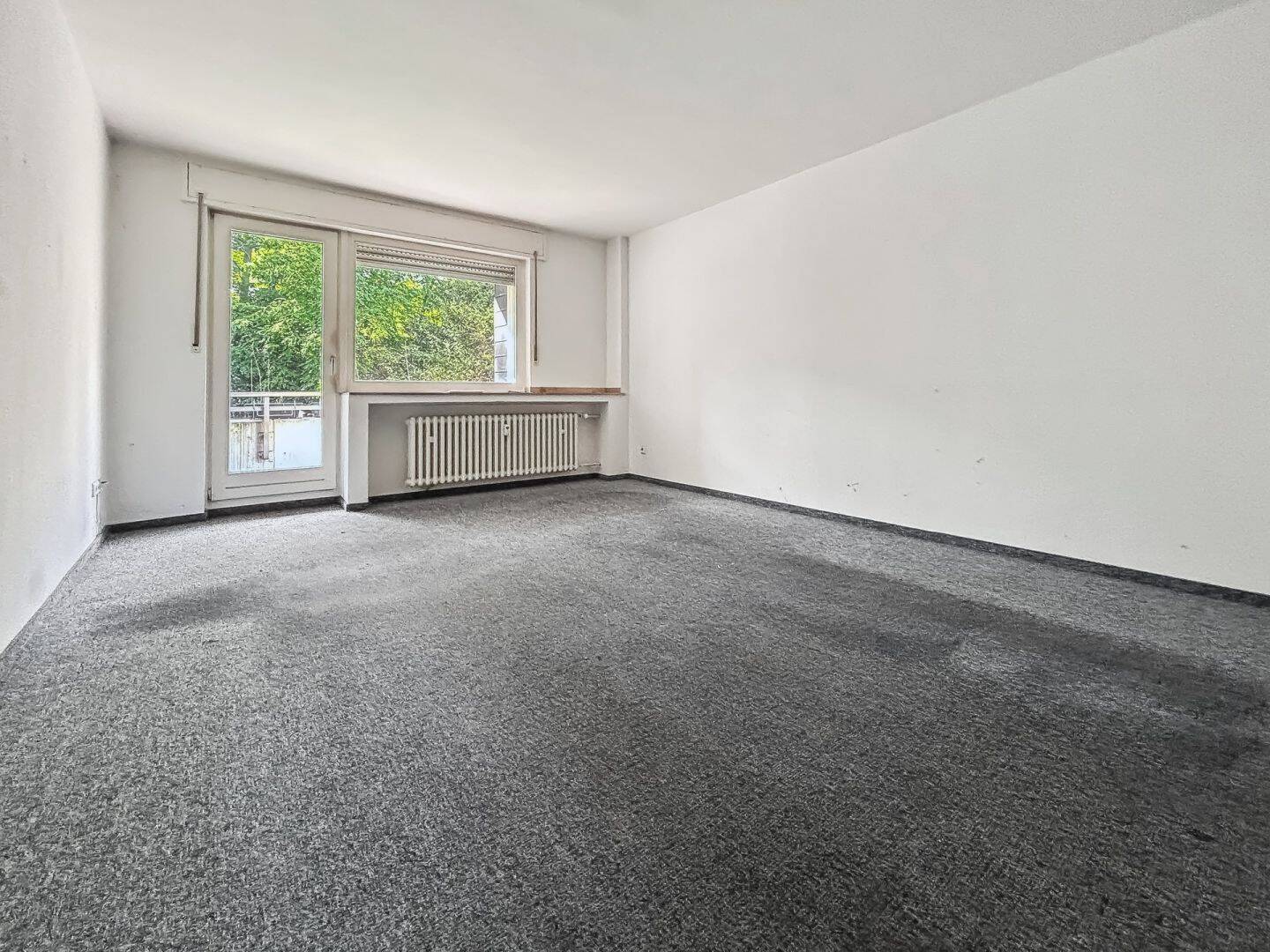 Helle 3-Zimmer-Wohnung mit Loggia in ruhiger Lage von Duisburg, 47169 Duisburg (Aldenrade Fahrn Marxloh Röttgersbach Wehofen)