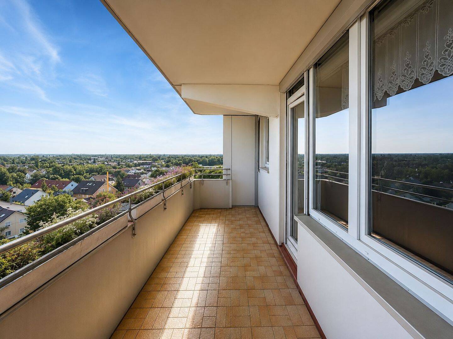 Über den Dächern von Perlach – Sonnige 2-Zimmer-Wohnung mit traumhaftem Weitblick, 81737 München (Ramersdorf-Perlach)