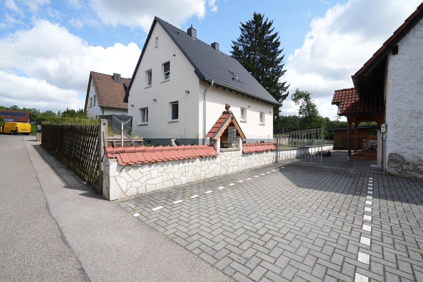 Modernisiertes Einfamilienhaus in naturnaher Lage mit Ausbaureserve in Büchenbach, 91186 Büchenbach