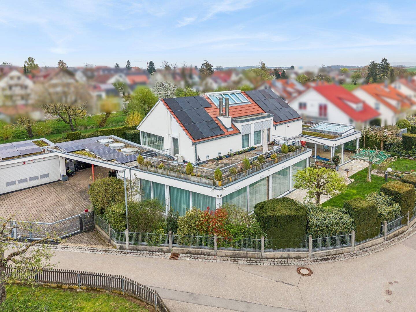 Exklusives Einfamilienhaus mit Pool, Designküche, Kamin & edler Ausstattung in Filderstadt, 70794 Filderstadt