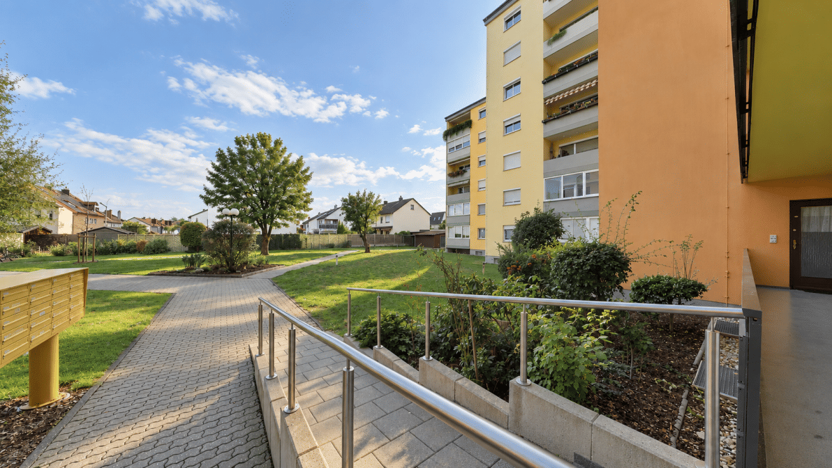 Ankommen und Wohlfühlen – Gepflegte 3-Zimmer-Wohnung mit verschließbarer Loggia, 92318 Neumarkt i.d. OPf.