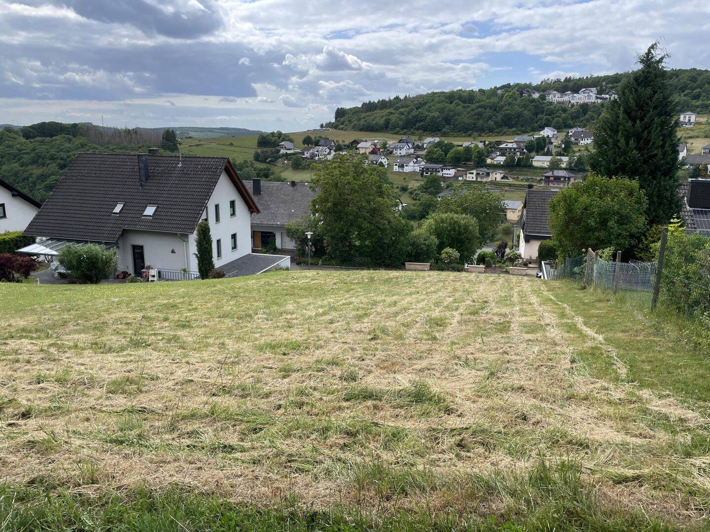 Baugrundstück mit wunderschönem Fernblick, 54497 Horath