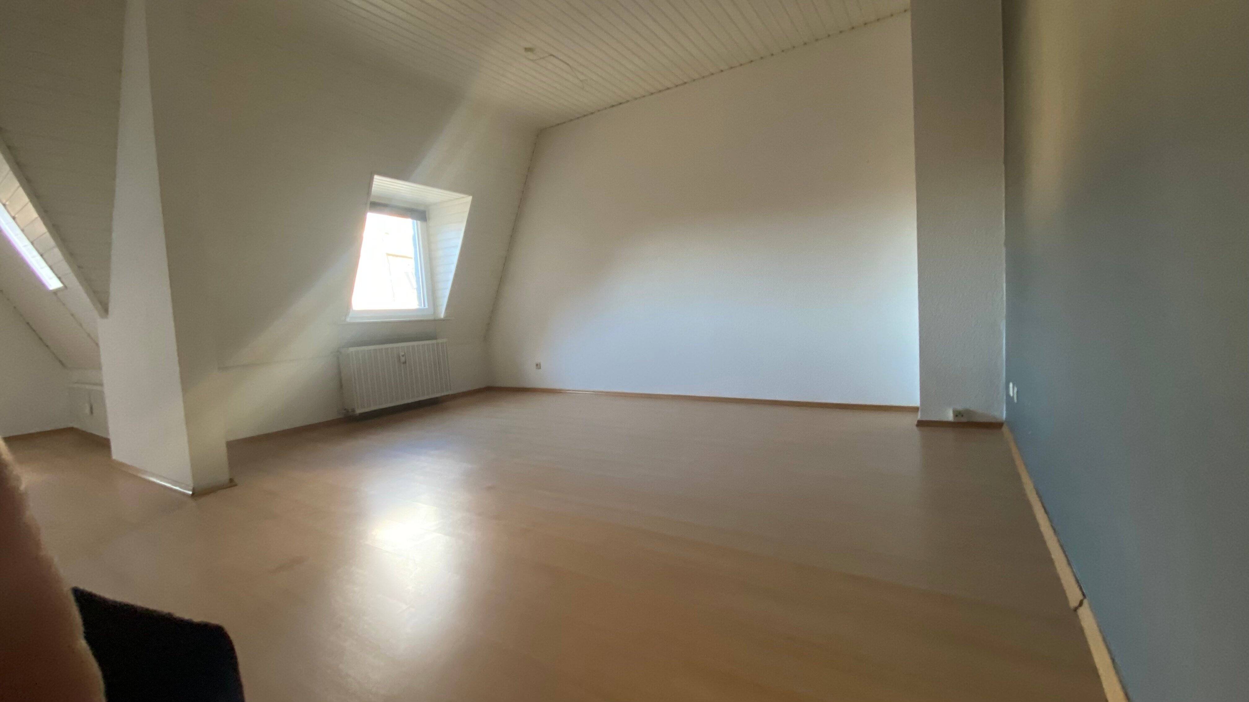 2 ZiWhg. am Günthersburgpark in teilsaniertem Stilaltbau mit Einbauküche, 60389 Frankfurt am Main (Bergen-Enkheim Bornheim Nordend-Ost Nordend-West Seckbach)